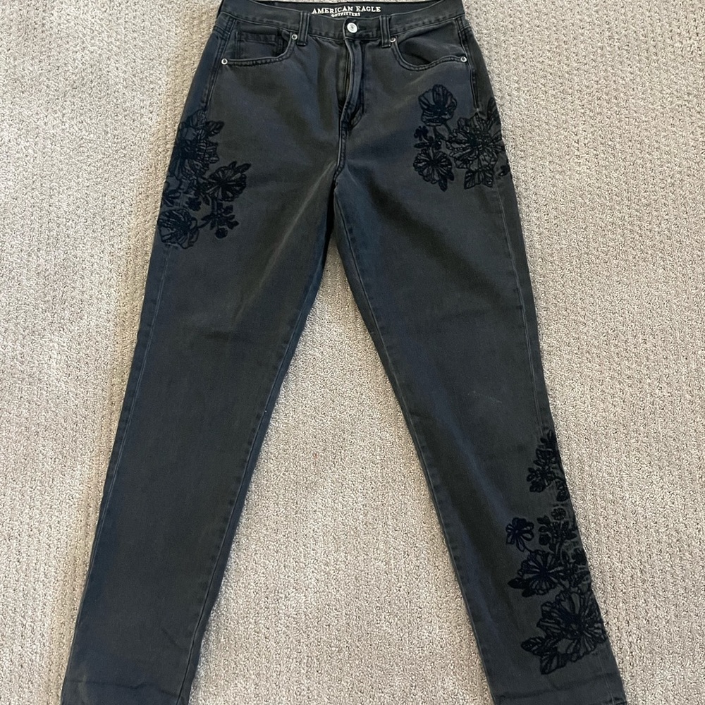 American Eagle X-long boyfriend black jeans with embroidery